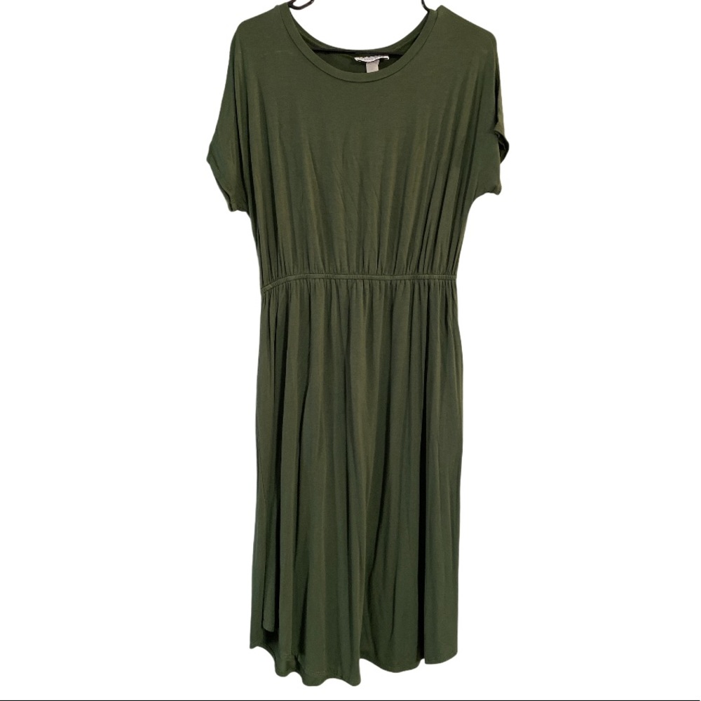 Icon Luxe Short Sleeve Flare Midi Dress w/ Pockets